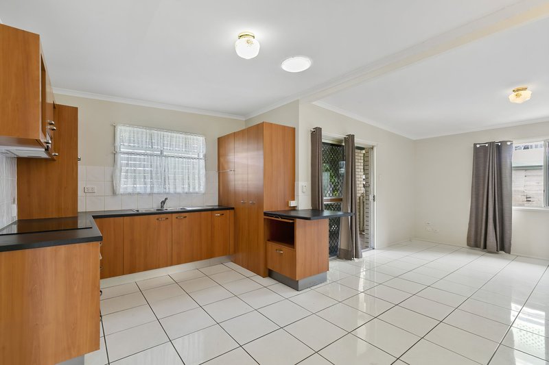 Photo - 15 Dwyer Street, Beachmere QLD 4510 - Image 8