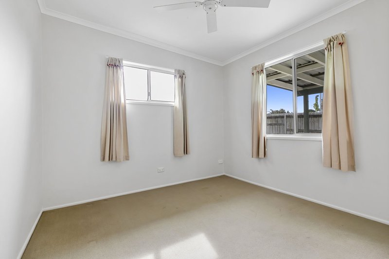 Photo - 15 Dwyer Street, Beachmere QLD 4510 - Image 14