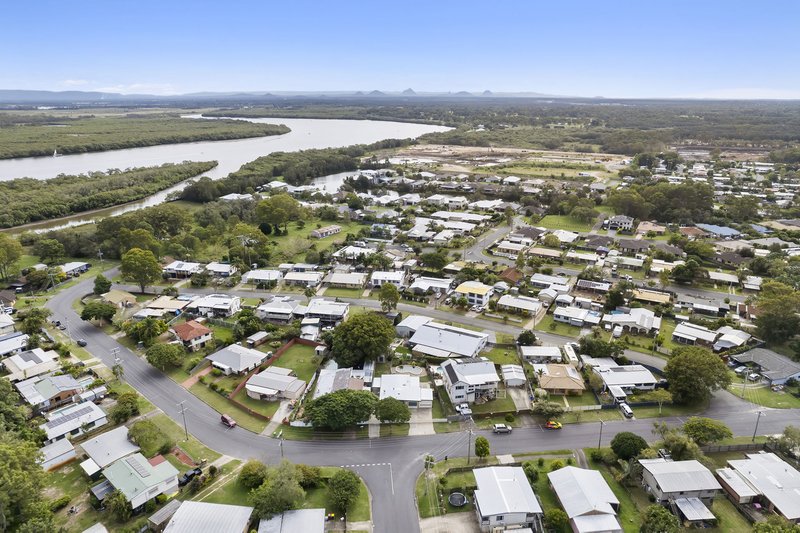 Photo - 15 Dwyer Street, Beachmere QLD 4510 - Image 29