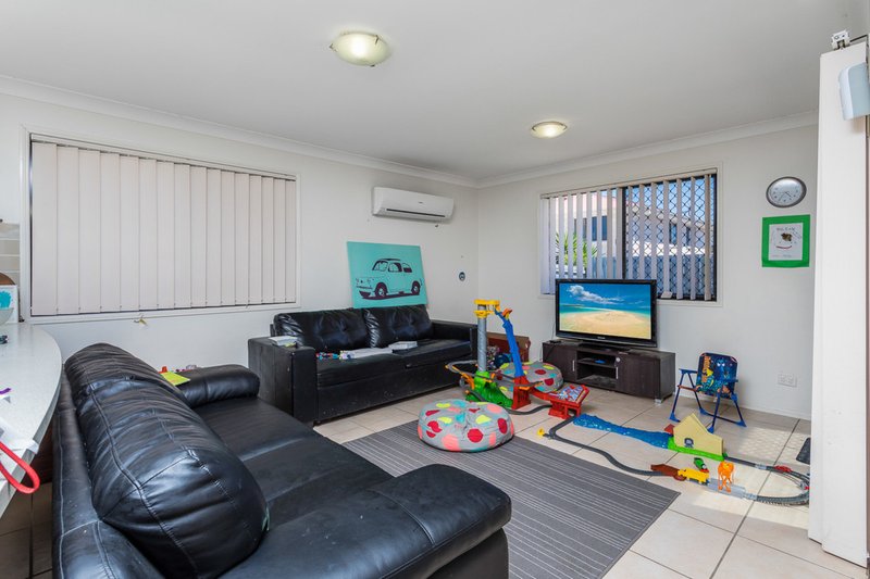 Photo - 15 Dysart Street, Rothwell QLD 4022 - Image 4