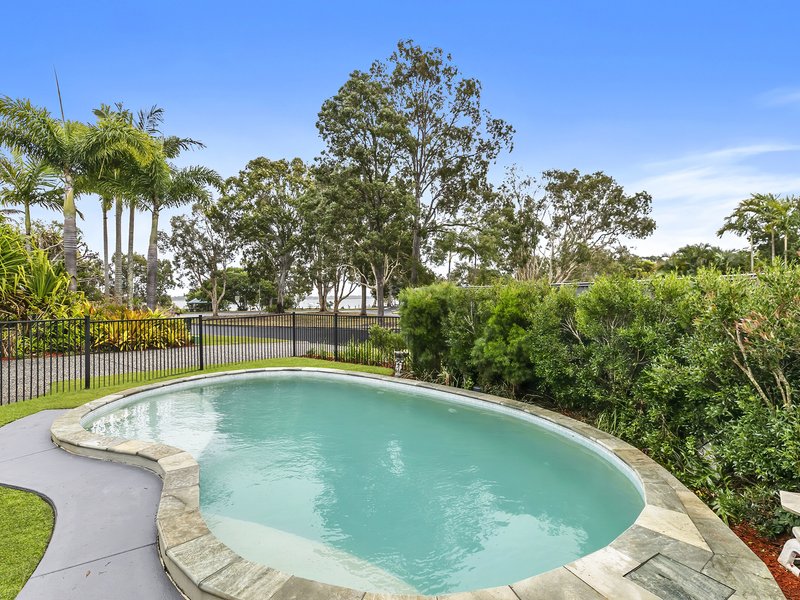 Photo - 15 Eagle Court, Banksia Beach QLD 4507 - Image 2