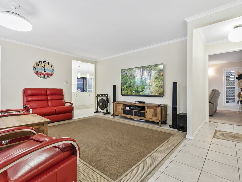 Photo - 15 Eagle Court, Banksia Beach QLD 4507 - Image 9