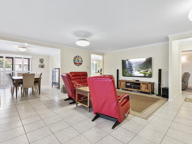 Photo - 15 Eagle Court, Banksia Beach QLD 4507 - Image 10