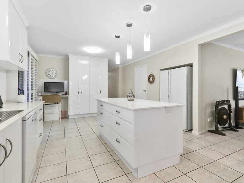 Photo - 15 Eagle Court, Banksia Beach QLD 4507 - Image 14