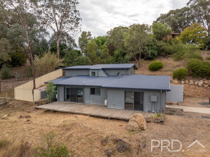 Photo - 15 Eberlin Place, Tumut NSW 2720 - Image 2