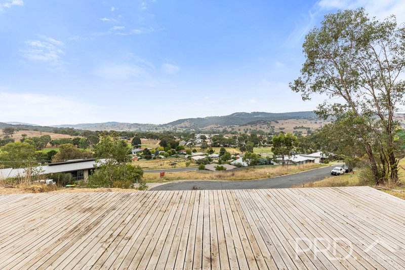 Photo - 15 Eberlin Place, Tumut NSW 2720 - Image 3