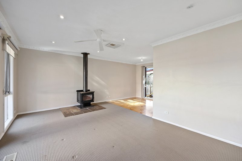 Photo - 15 El Centro , Chirnside Park VIC 3116 - Image 5