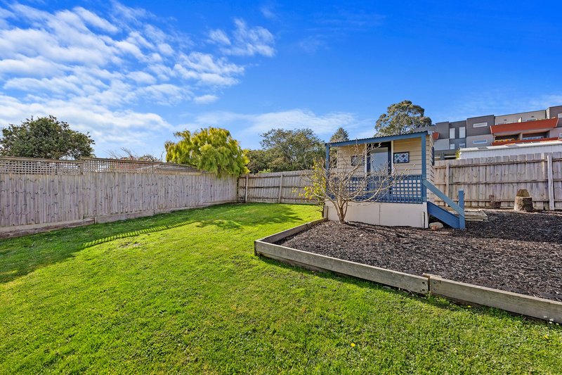 Photo - 15 El Centro , Chirnside Park VIC 3116 - Image 16