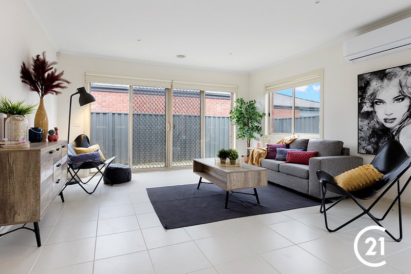 Photo - 15 Elderberry Way, Pakenham VIC 3810 - Image 5