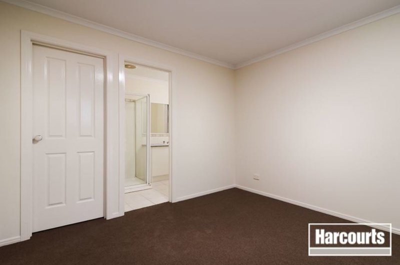 Photo - 15 Elida Crescent, Narre Warren South VIC 3805 - Image 9