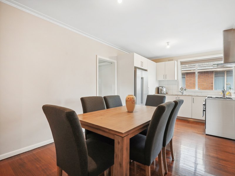 Photo - 15 Elizabeth Court, Reservoir VIC 3073 - Image 3