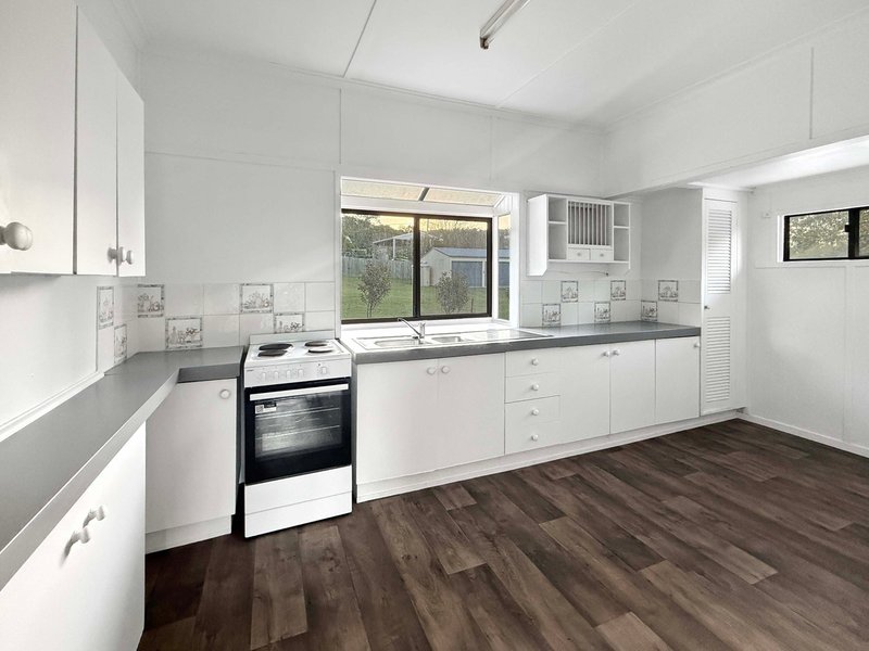 Photo - 15 Elizabeth Street, Esk QLD 4312 - Image 3