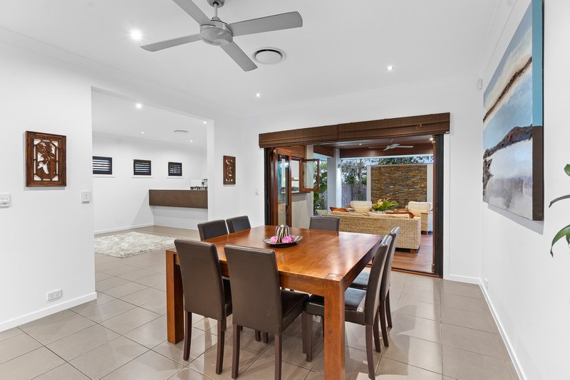 Photo - 15 Elkington Circuit, North Lakes QLD 4509 - Image 7