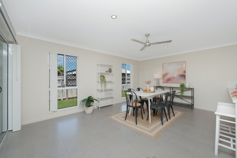 Photo - 15 Ellenor Street, Mount Low QLD 4818 - Image 5