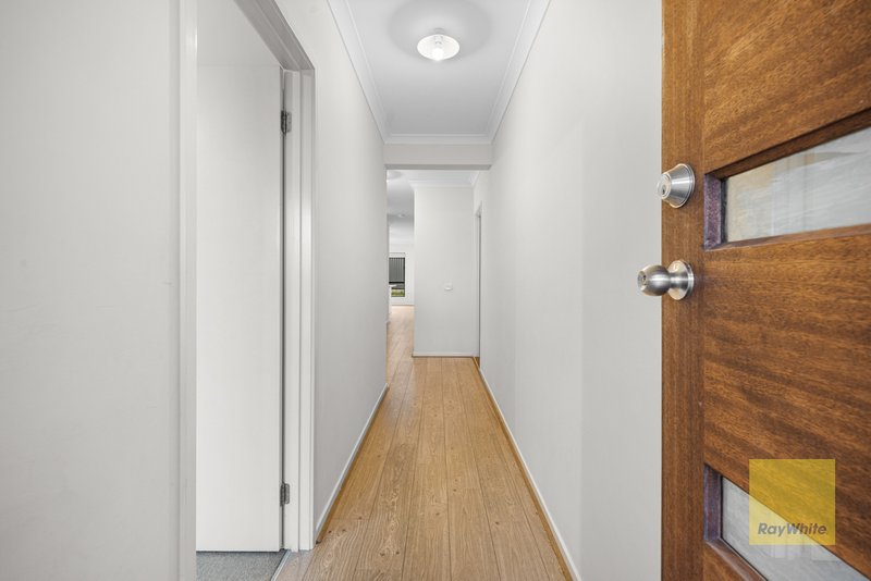 Photo - 15 Elsternwick Street, Truganina VIC 3029 - Image 3