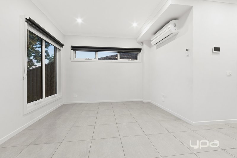 Photo - 1/5 Emily Street, St Albans VIC 3021 - Image 3