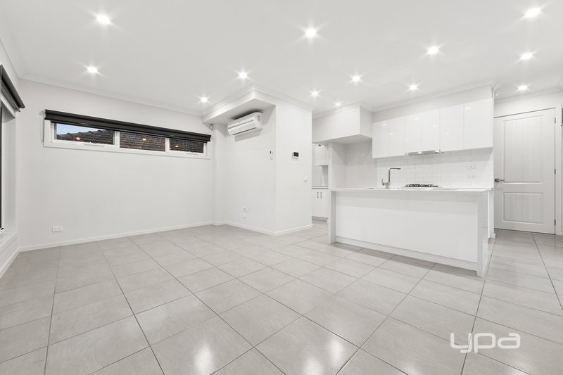 Photo - 1/5 Emily Street, St Albans VIC 3021 - Image 5