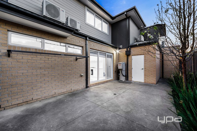 Photo - 1/5 Emily Street, St Albans VIC 3021 - Image 8