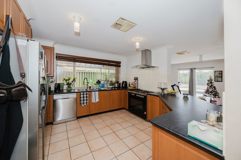 Photo - 15 Enderby Court, Ballajura WA 6066 - Image 9