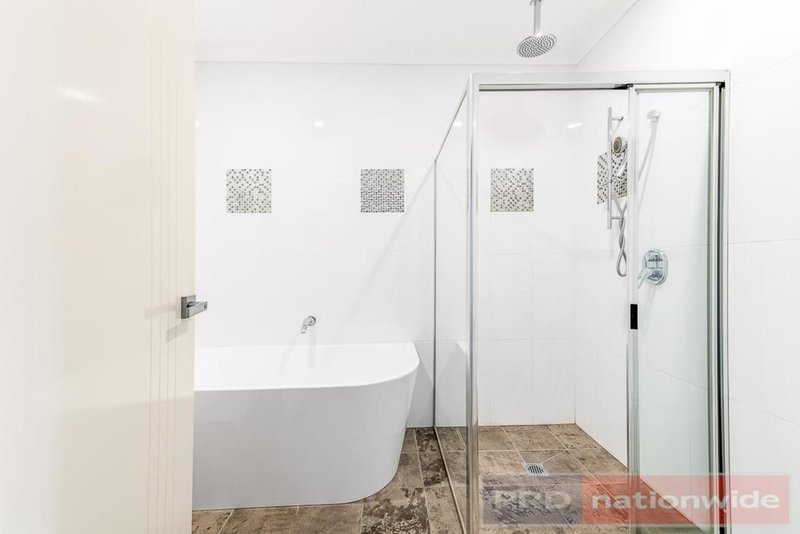 Photo - 15 Enright Street, East Hills NSW 2213 - Image 6