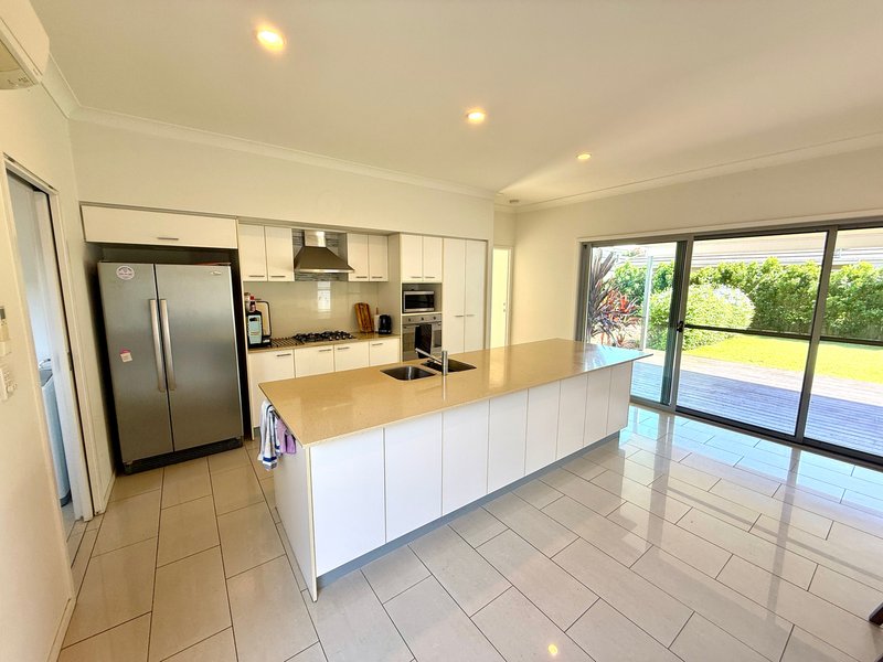 Photo - 15 Esk Crescent, Wakerley QLD 4154 - Image 3