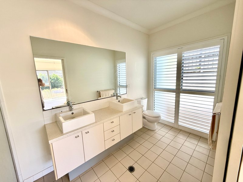 Photo - 15 Esk Crescent, Wakerley QLD 4154 - Image 7