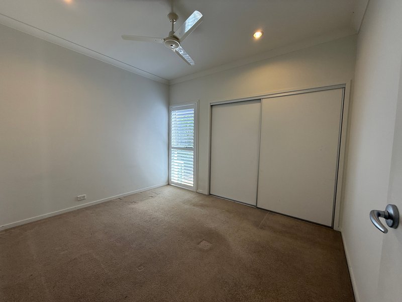 Photo - 15 Esk Crescent, Wakerley QLD 4154 - Image 13
