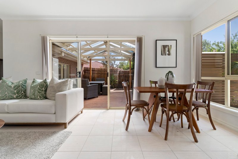 Photo - 1/5 Euroka Street, Chadstone VIC 3148 - Image 4