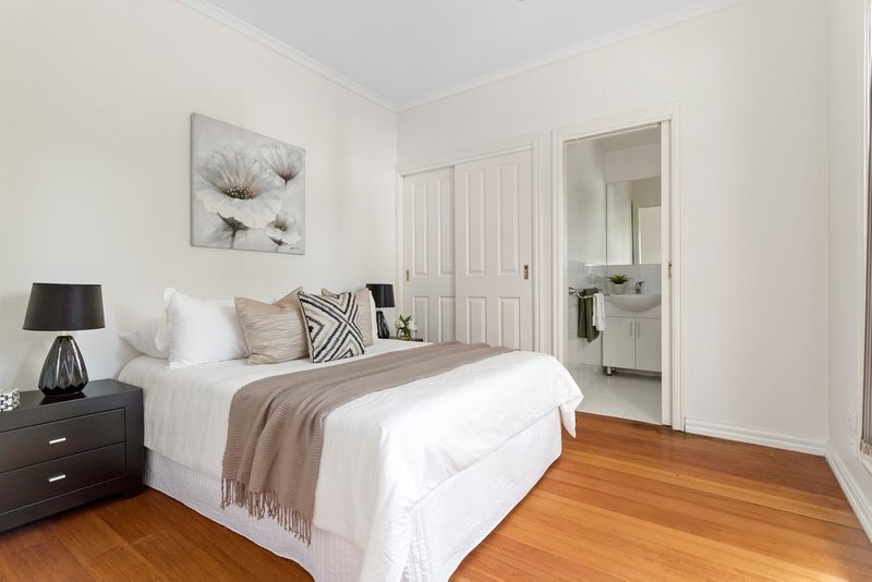 Photo - 1/5 Euroka Street, Chadstone VIC 3148 - Image 6