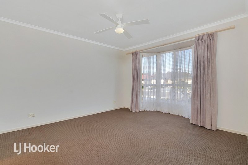 Photo - 15 Eva Road, Munno Para West SA 5115 - Image 5
