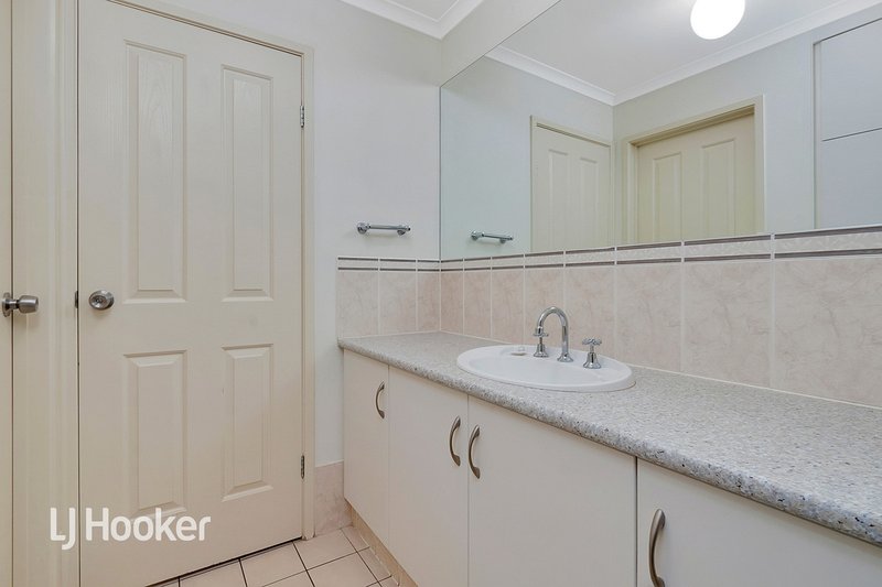 Photo - 15 Eva Road, Munno Para West SA 5115 - Image 9
