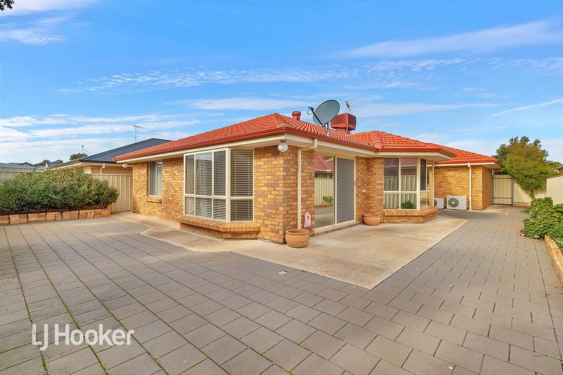 Photo - 15 Eva Road, Munno Para West SA 5115 - Image 12