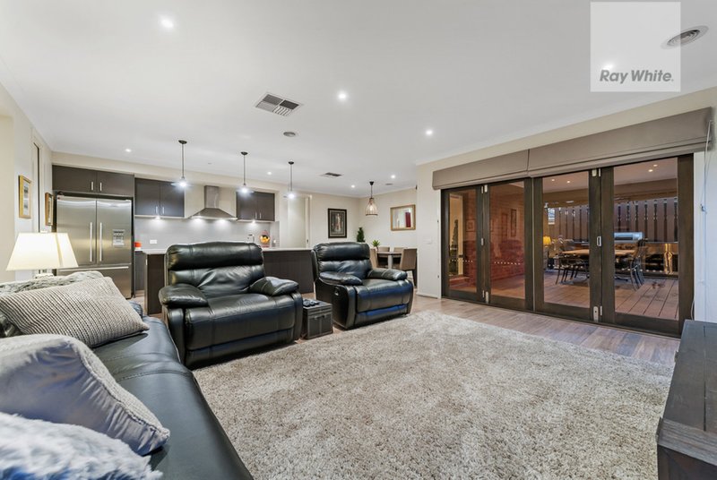 Photo - 15 Eveline Street, Craigieburn VIC 3064 - Image 5