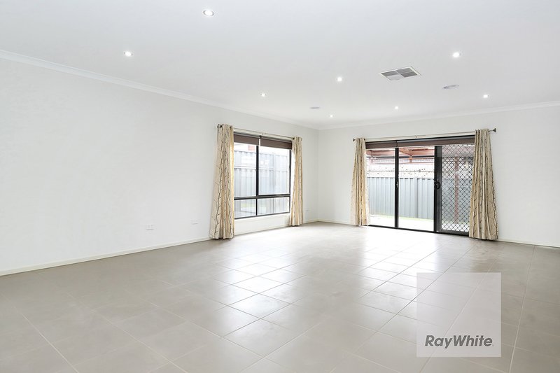 Photo - 15 Faith Road, Craigieburn VIC 3064 - Image 3