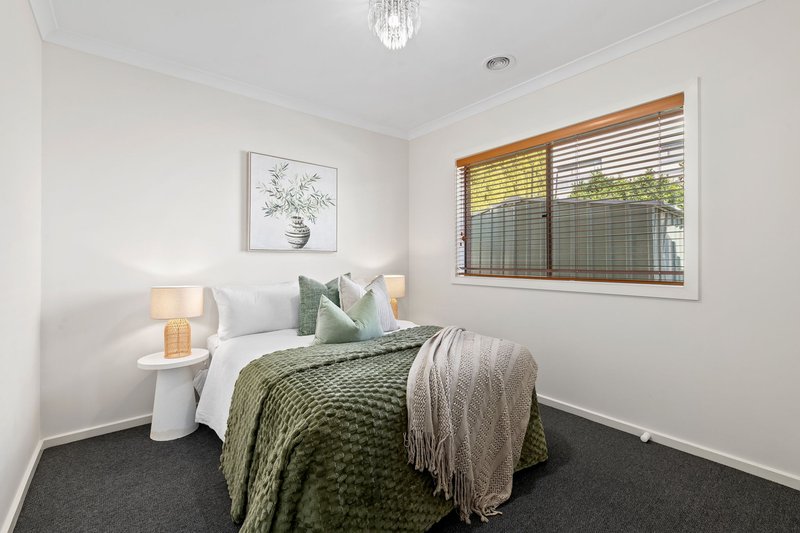Photo - 15 Farmhouse Boulevard, Epping VIC 3076 - Image 10