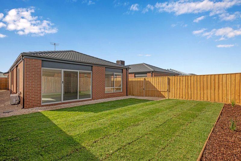 Photo - 15 Farrier Road, Wyndham Vale VIC 3024 - Image 8