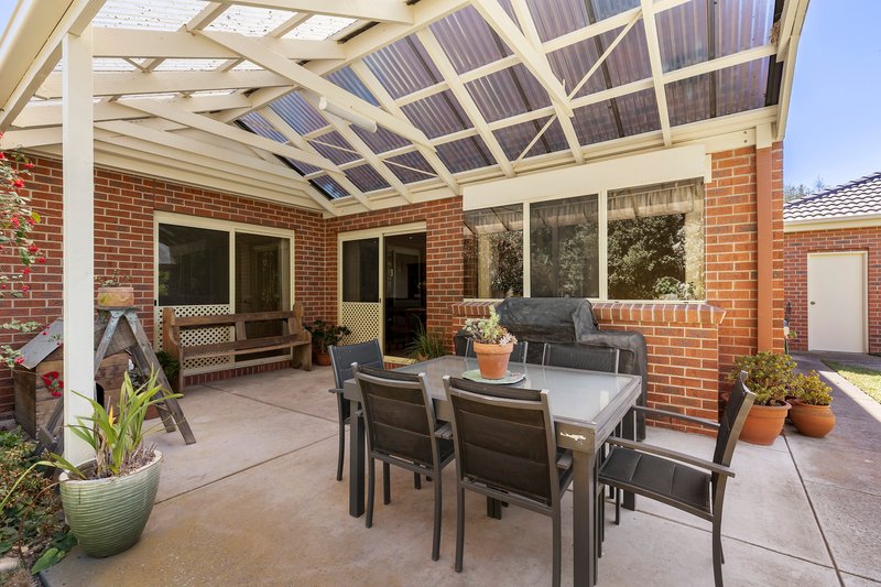 Photo - 15 Faversham Avenue, Lake Gardens VIC 3355 - Image 12