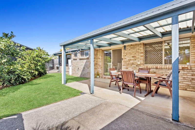 Photo - 1/5 Felicia Court, Burleigh Waters QLD 4220 - Image 5