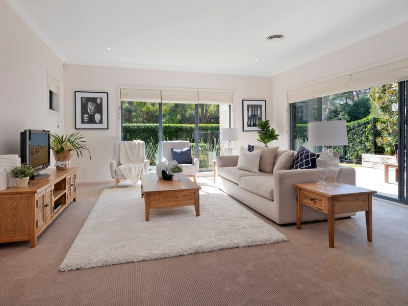 Photo - 15 Fern Circuit, Warriewood NSW 2102 - Image 2