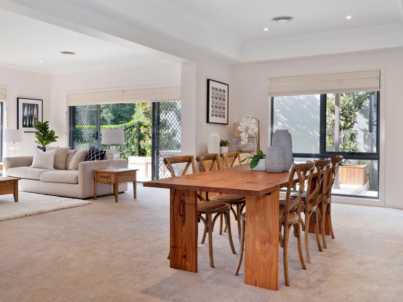 Photo - 15 Fern Circuit, Warriewood NSW 2102 - Image 3