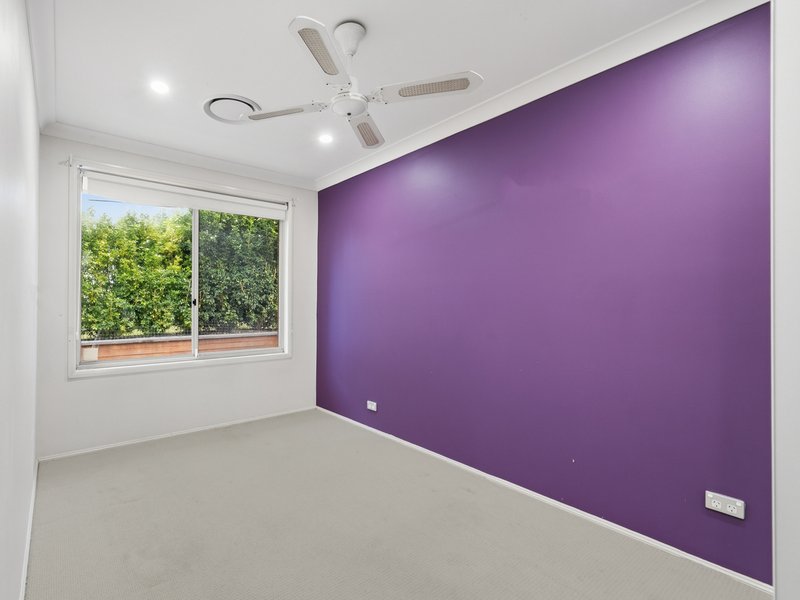 Photo - 15 Ferntree Close, Glenmore Park NSW 2745 - Image 9