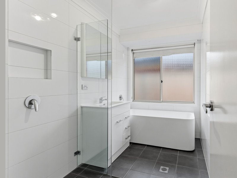 Photo - 15 Ferntree Close, Glenmore Park NSW 2745 - Image 10