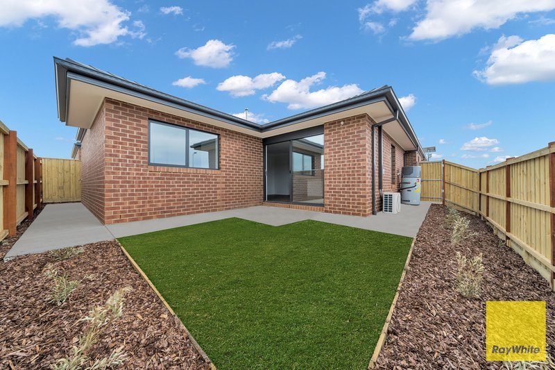 Photo - 15 Fieldia Road, Tarneit VIC 3029 - Image 13