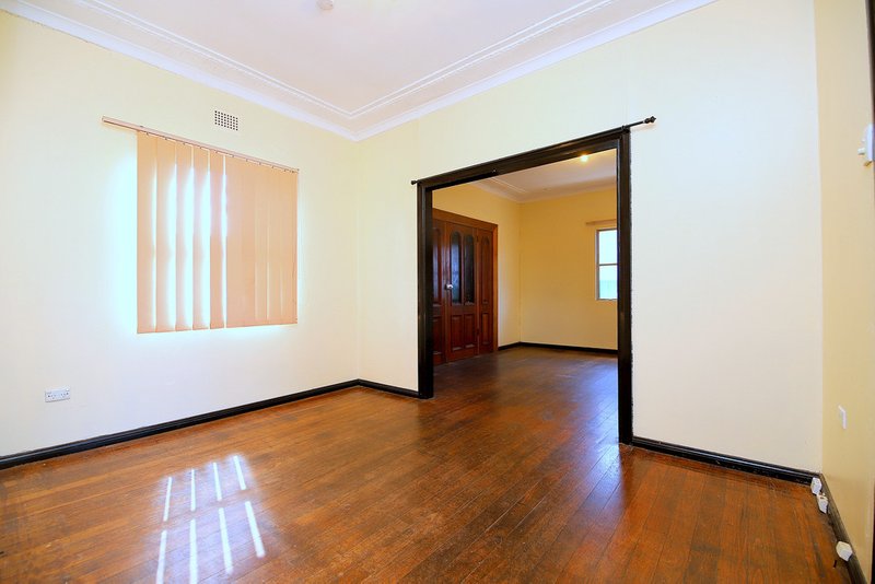 Photo - 15 Fifth Avenue, Condell Park NSW 2200 - Image 3