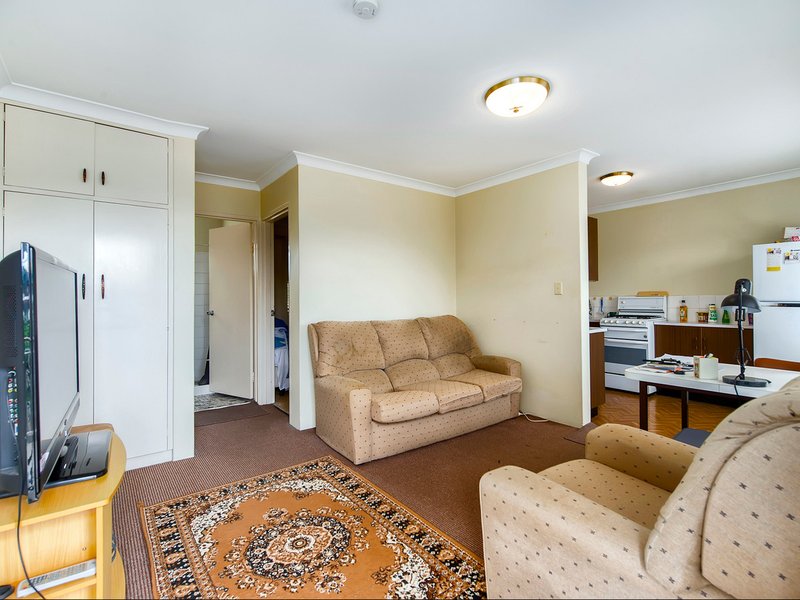 Photo - 15 Figgis Street, Kedron QLD 4031 - Image 8