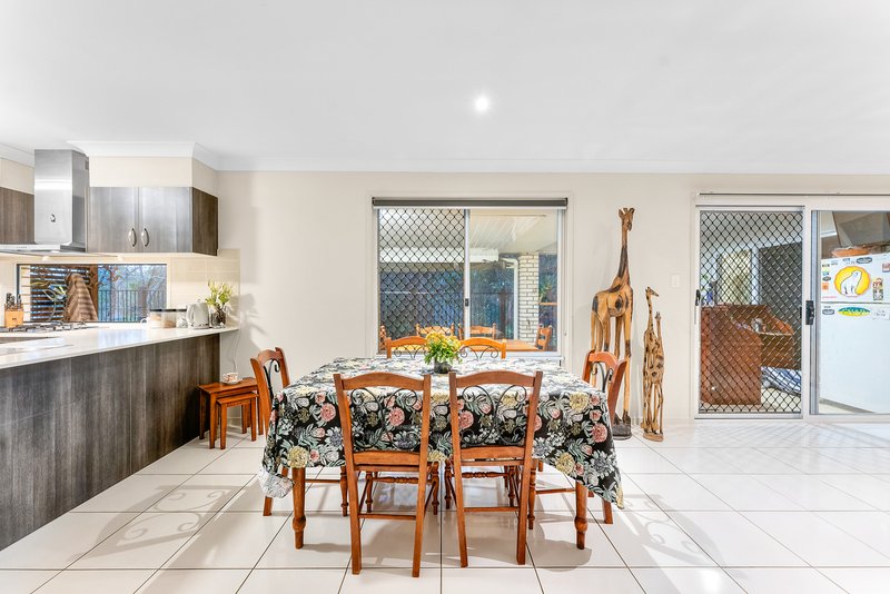 Photo - 15 Finch Close, Dakabin QLD 4503 - Image 3