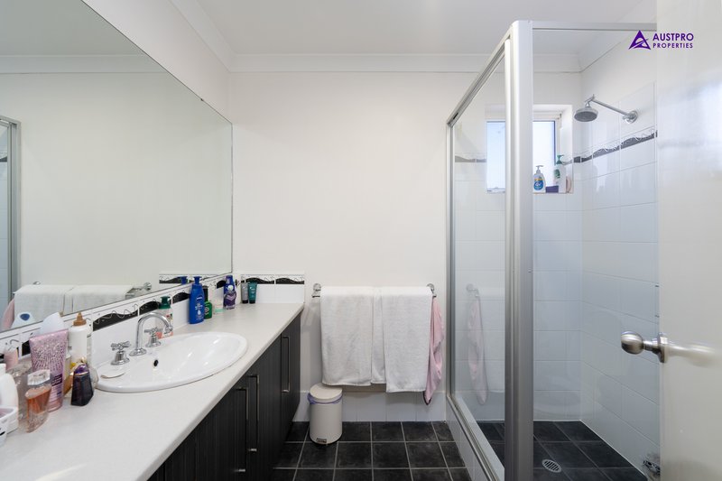 Photo - 15 Finchley Way, Wellard WA 6170 - Image 5