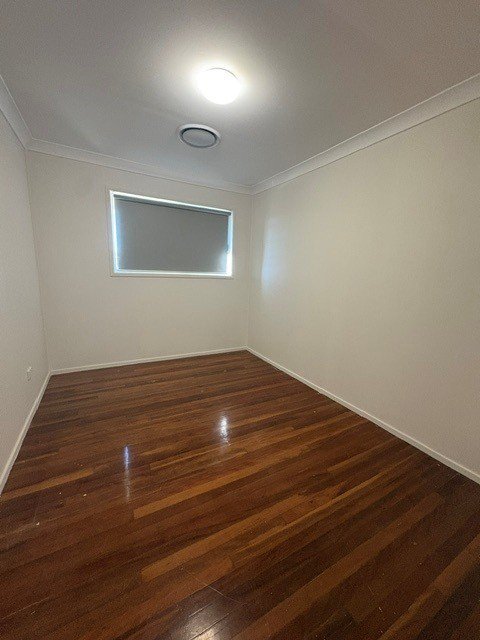 Photo - 15 Fitchett Street, Goodna QLD 4300 - Image 7