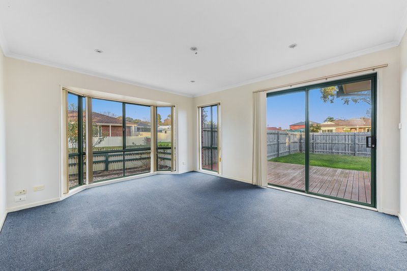 Photo - 15 Flamingo Court, Narre Warren South VIC 3805 - Image 4