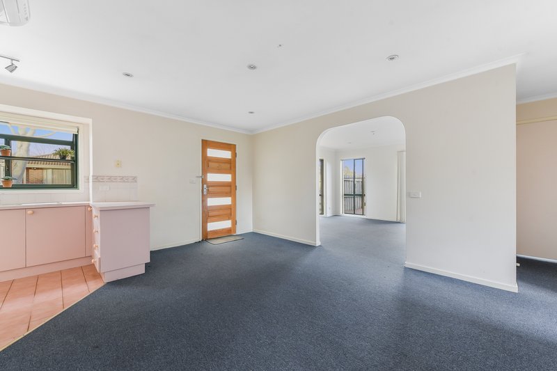 Photo - 15 Flamingo Court, Narre Warren South VIC 3805 - Image 7